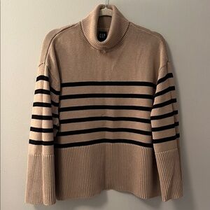 Gap Tan and Black Women's Split hem Sweater - M